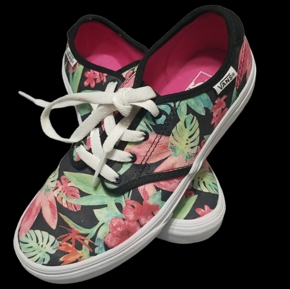 Vans - Picture 2 of 15